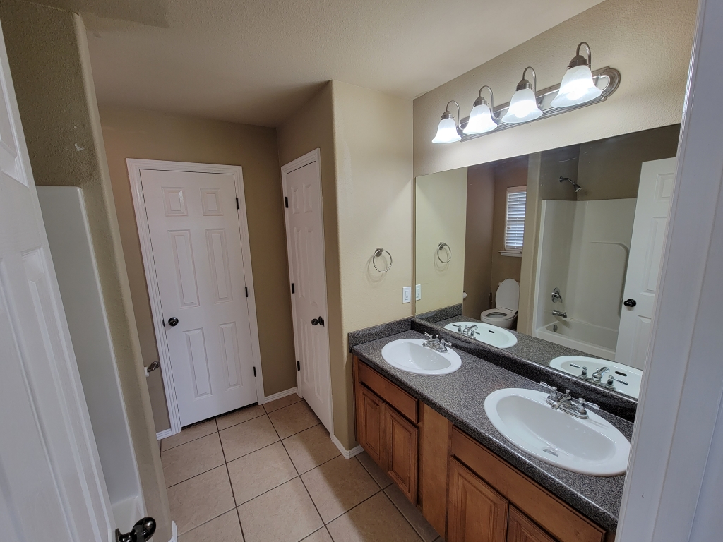 Siloam Springs rental house